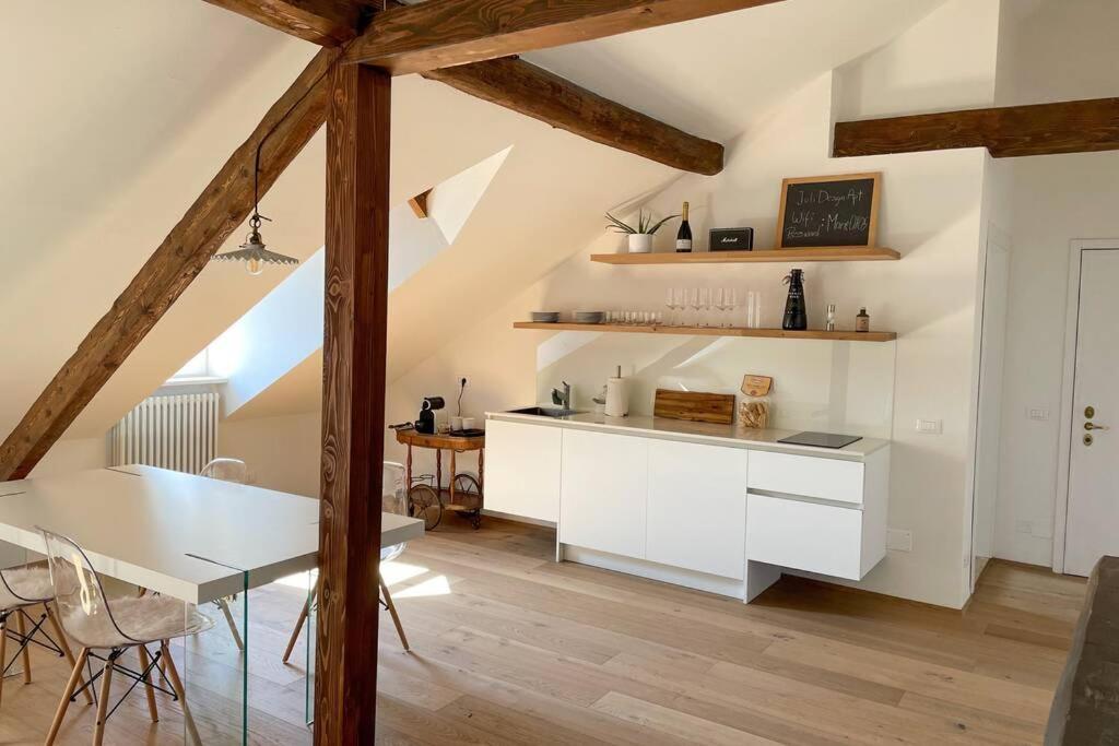Design Apartment In The Heart Of Bozen Buitenkant foto